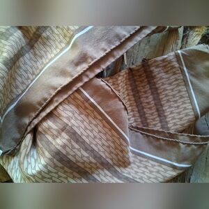 Elegant Brown Patterned Scarf Made In Italy